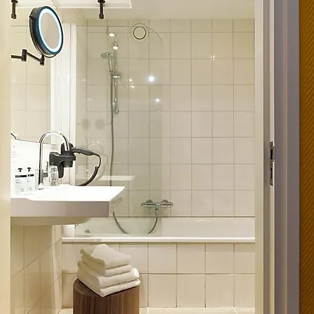 Townhouse Hotel 3*